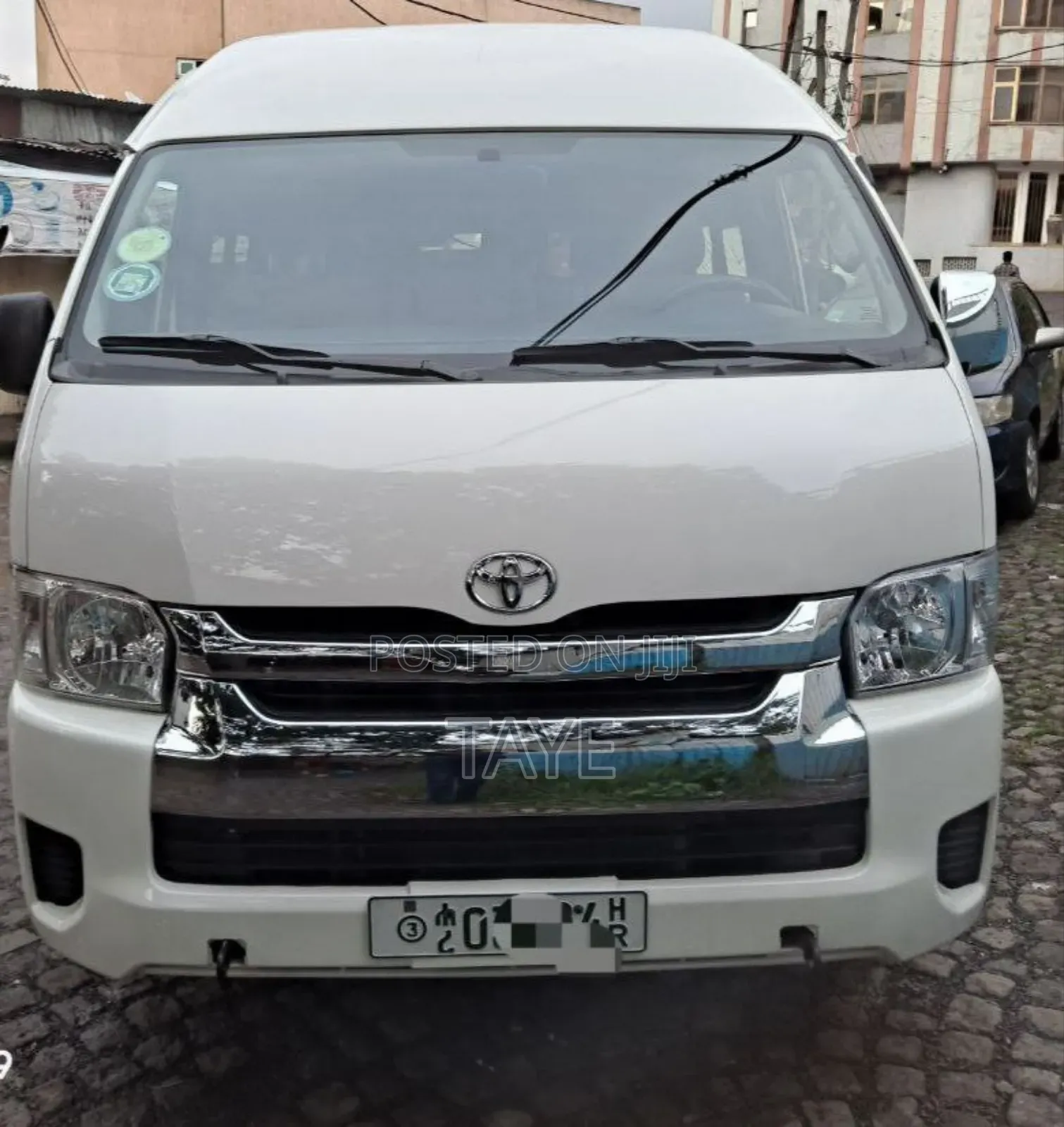 Toyota HiAce 2016 White
