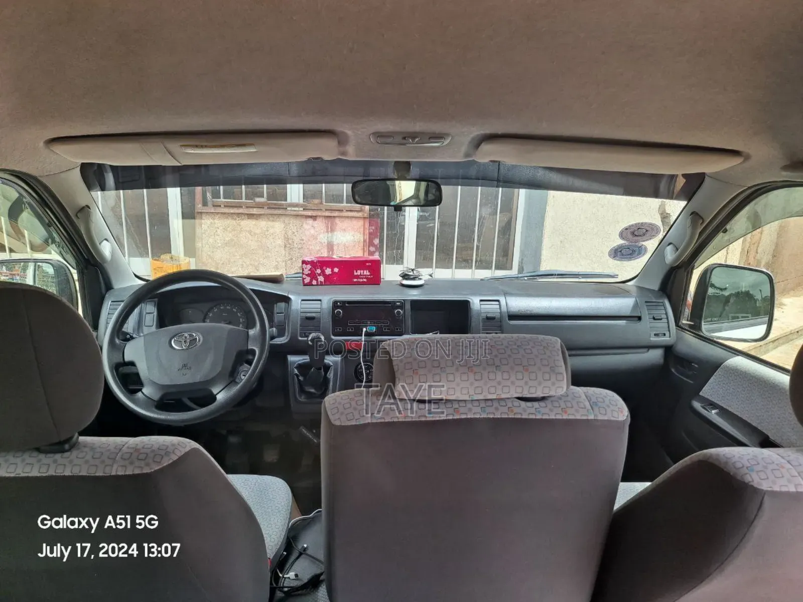 Toyota HiAce 2016 White