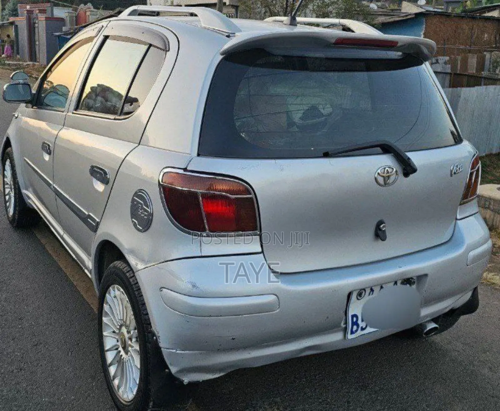 Toyota Vitz 2004 Silver
