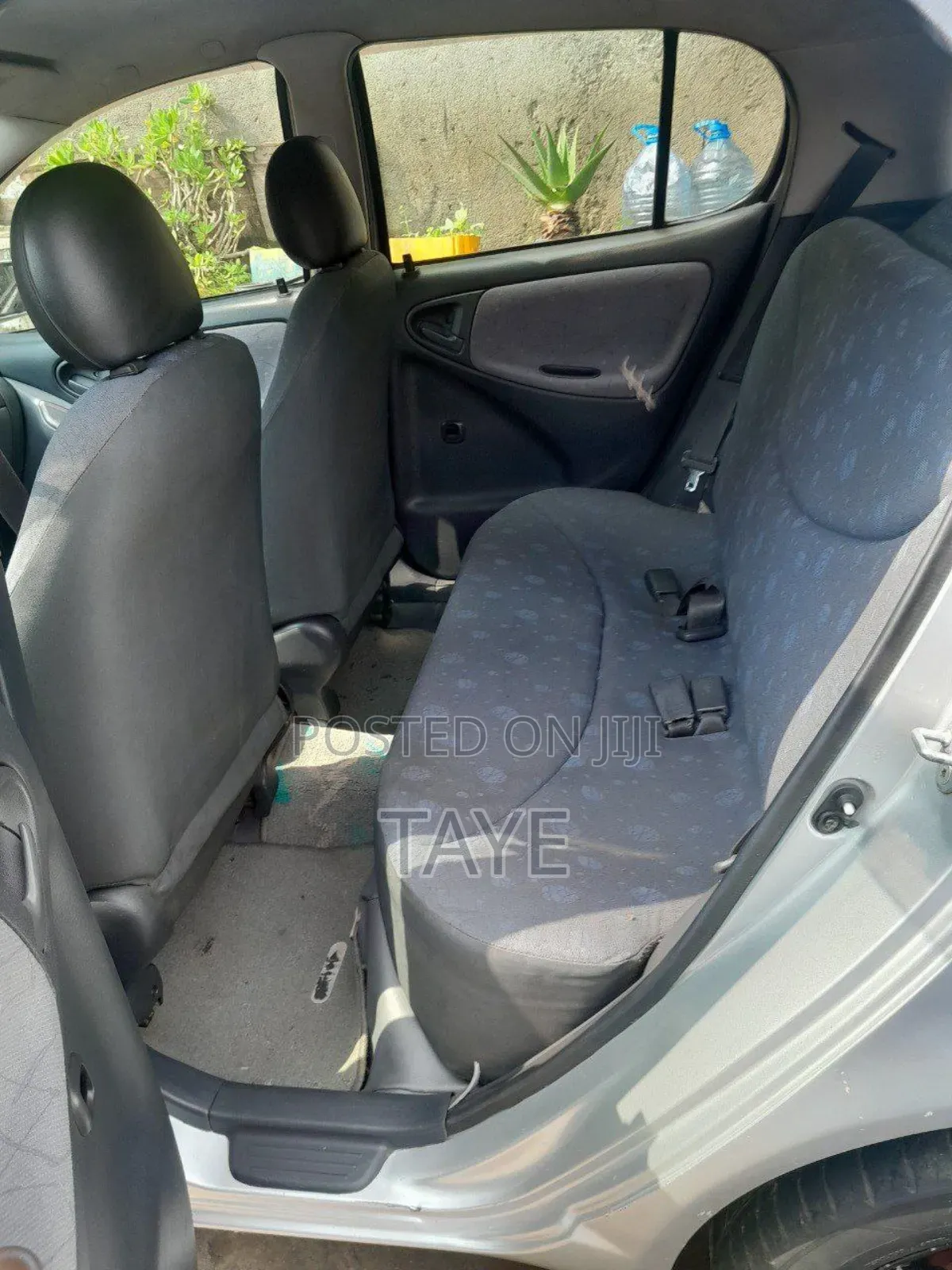 Toyota Vitz 2004 Silver