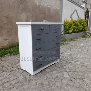 የልብስ መደርደሪያ