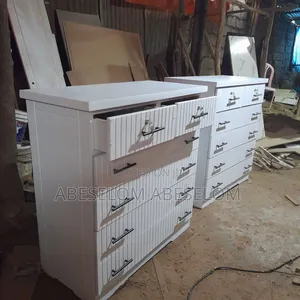 Photo - የልብስ መደርደሪያ