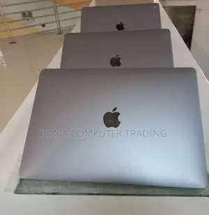 New Laptop Apple MacBook Pro 2017 8GB Intel Core I5 SSD 256GB