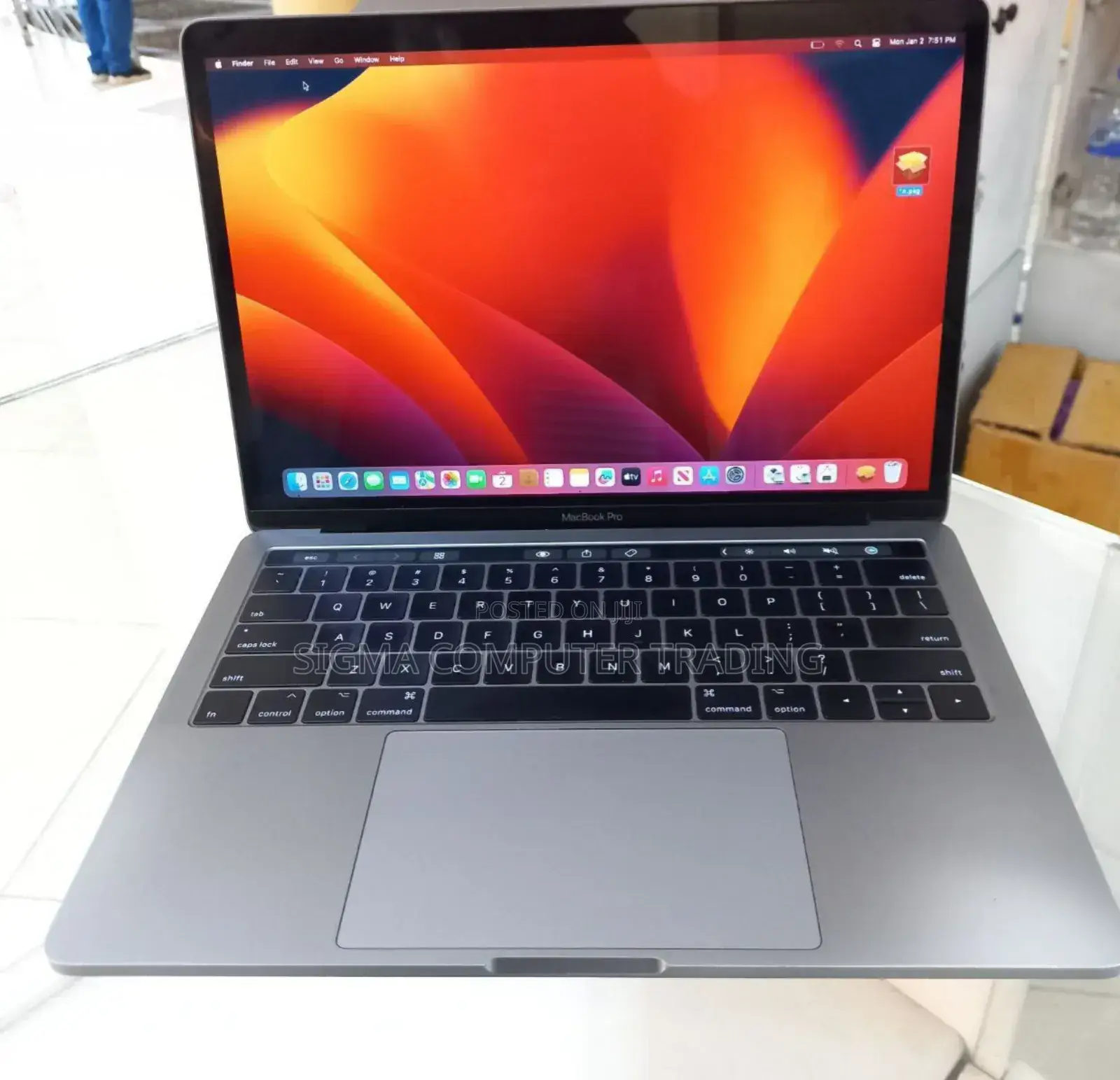 New Laptop Apple MacBook Pro 2017 8GB Intel Core I5 SSD 256GB