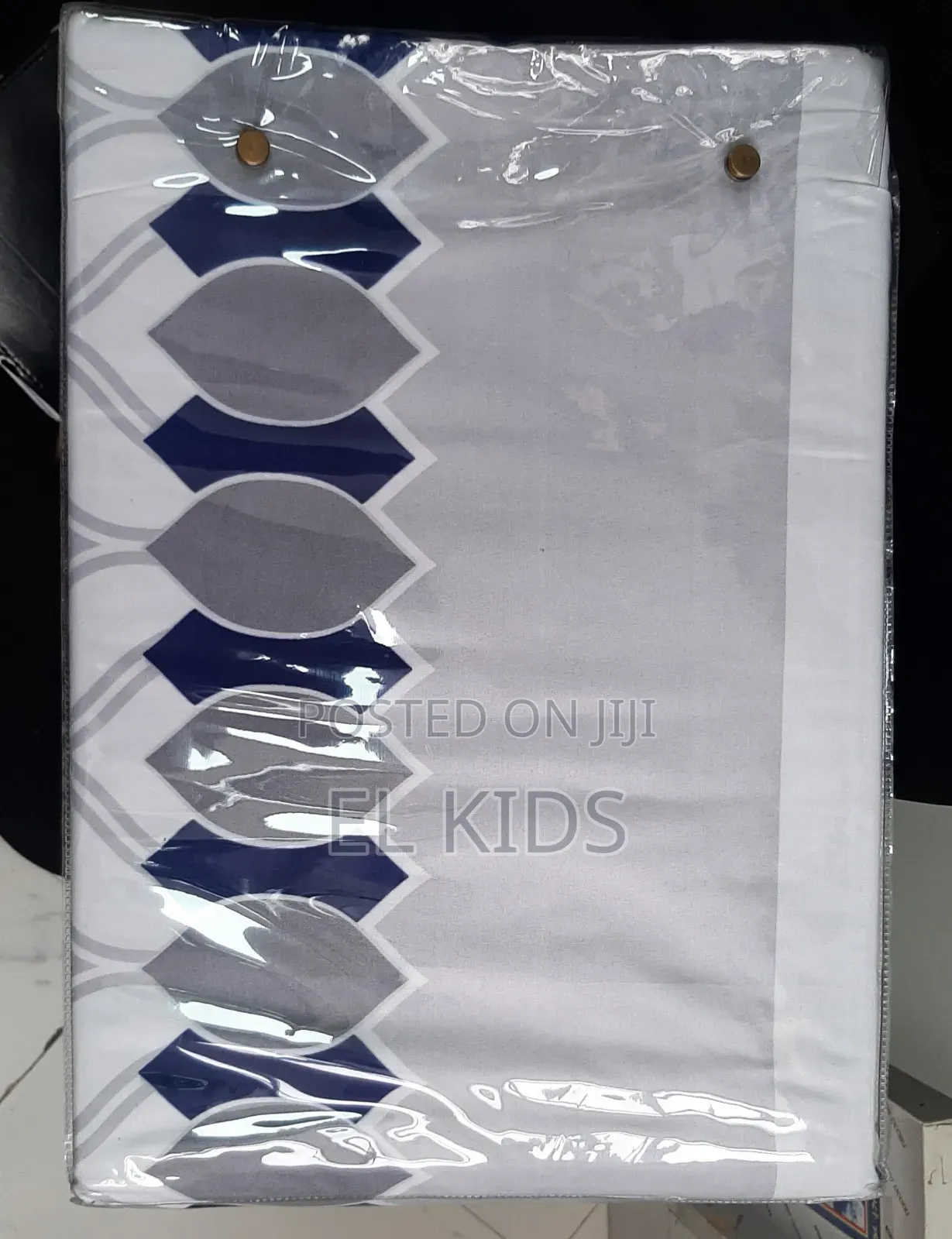 የኮምፎርት ማስገቢያ , አንሶላ እና 4 መጋረጃ