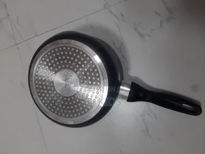 ኳሊቲ ብረት ድስት