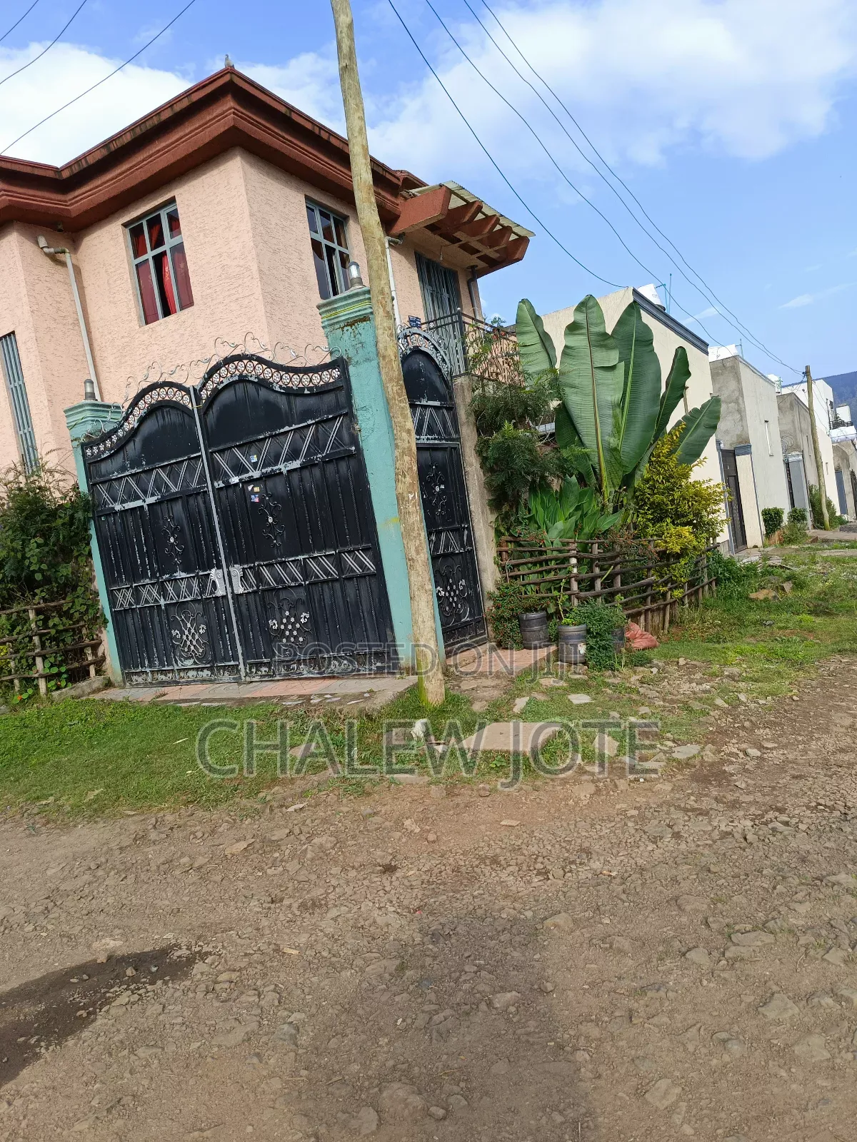 4bdrm Apartment in Residential Building, Oromia-Finfinne for sale