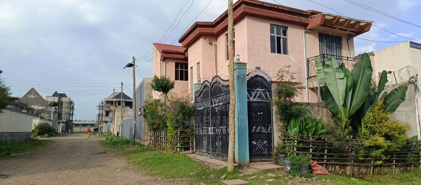 4bdrm Apartment in Residential Building, Oromia-Finfinne for sale