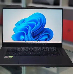 New Laptop Asus ROG Zephyrus G15 16GB AMD Ryzen 9 SSD 512GB