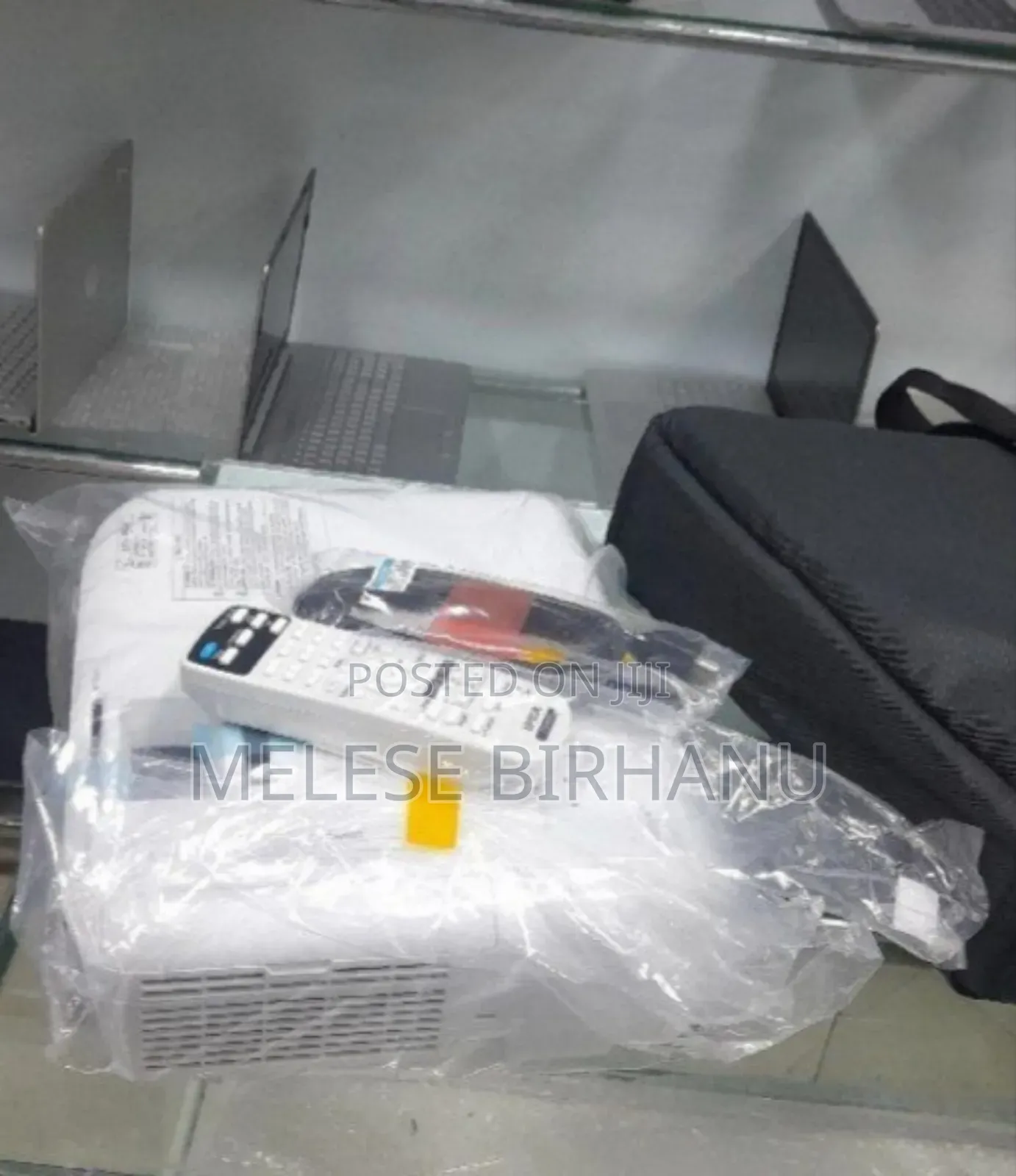 New Withe Carton EPSON Eb- X59 Projector