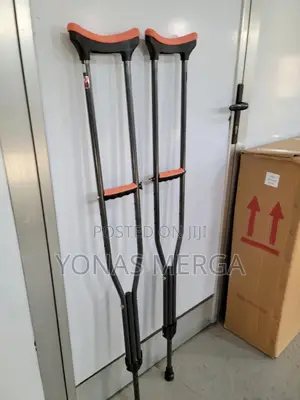Photo - Auxiliary Crutches፬፥Crutches፹፧ክራንች፲፡Crutches፸፲cranch፱~Crunch