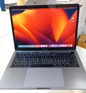 New Laptop Apple MacBook Pro 2017 8GB Intel Core I5 SSD 256GB