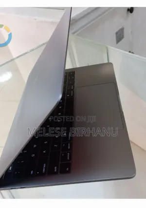 New Laptop Apple MacBook Pro 2017 8GB Intel Core I5 SSD 256GB