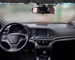 Hyundai Avante 2017 Gray