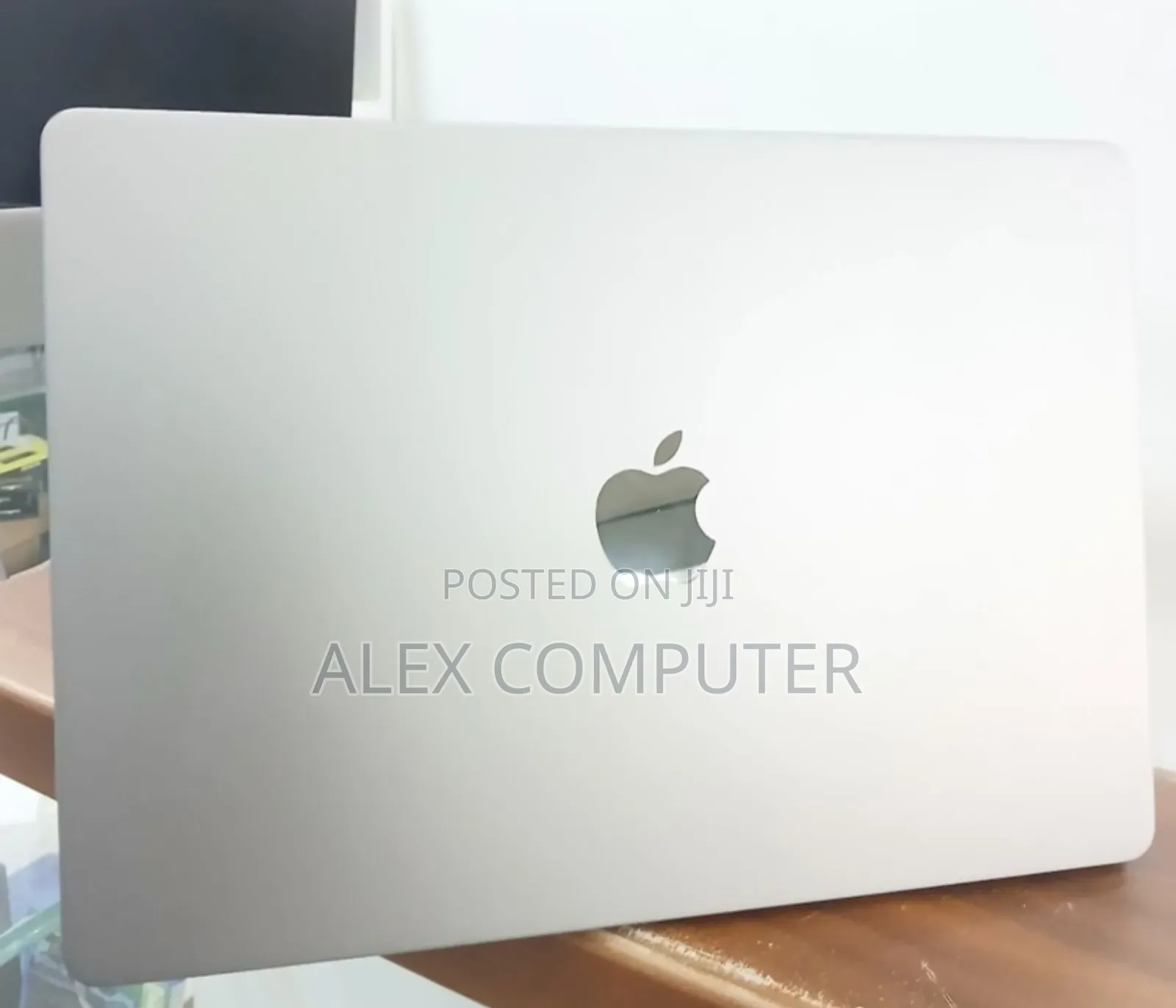 New Laptop Apple MacBook Air 2024 M3 15-Inch 8GB Apple M3 SSD 256GB