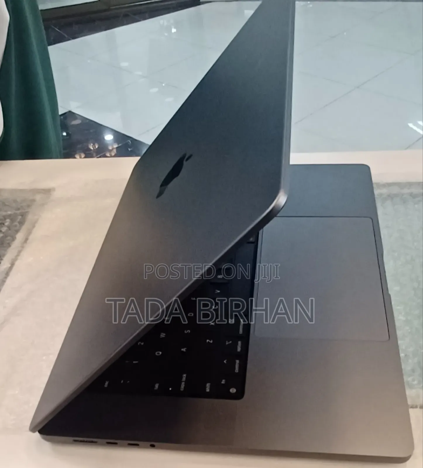 New Laptop Apple MacBook Pro 2023 M2 32GB Apple M2 SSD 512GB