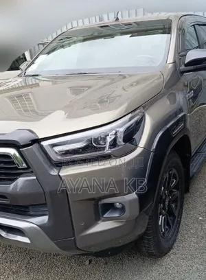 New Toyota Hilux 2021 Gray