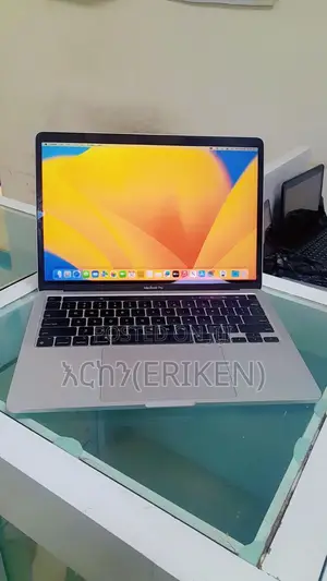 Photo - New Laptop Apple MacBook Pro 2022 M2 8GB Apple M2 SSD 512GB