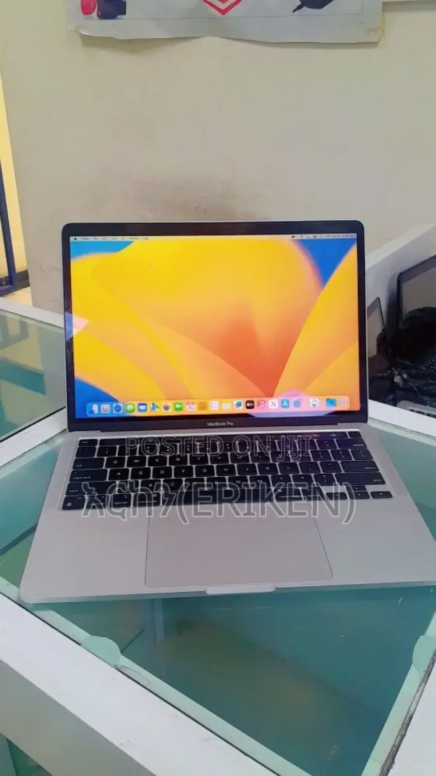 New Laptop Apple MacBook Pro 2022 M2 8GB Apple M2 SSD 512GB