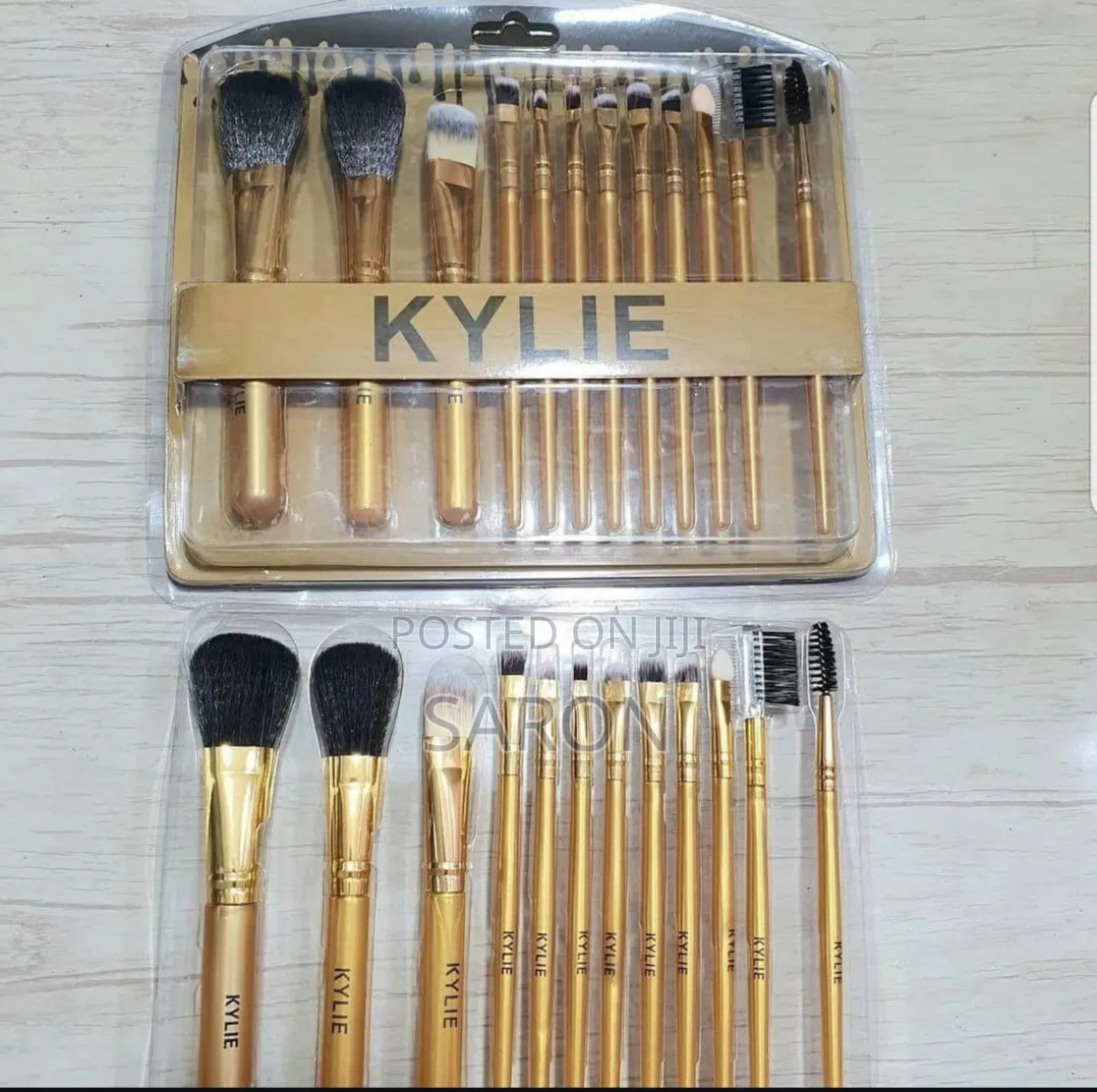 12 Professional Makeup Brushes