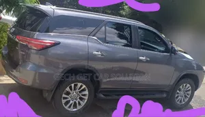 Toyota Fortuner 2022 Gray