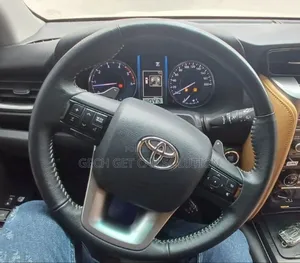 Toyota Fortuner 2022 Gray