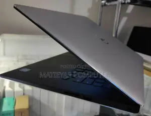 New Laptop Dell XPS 15 8GB Intel Core I7 SSD 512GB