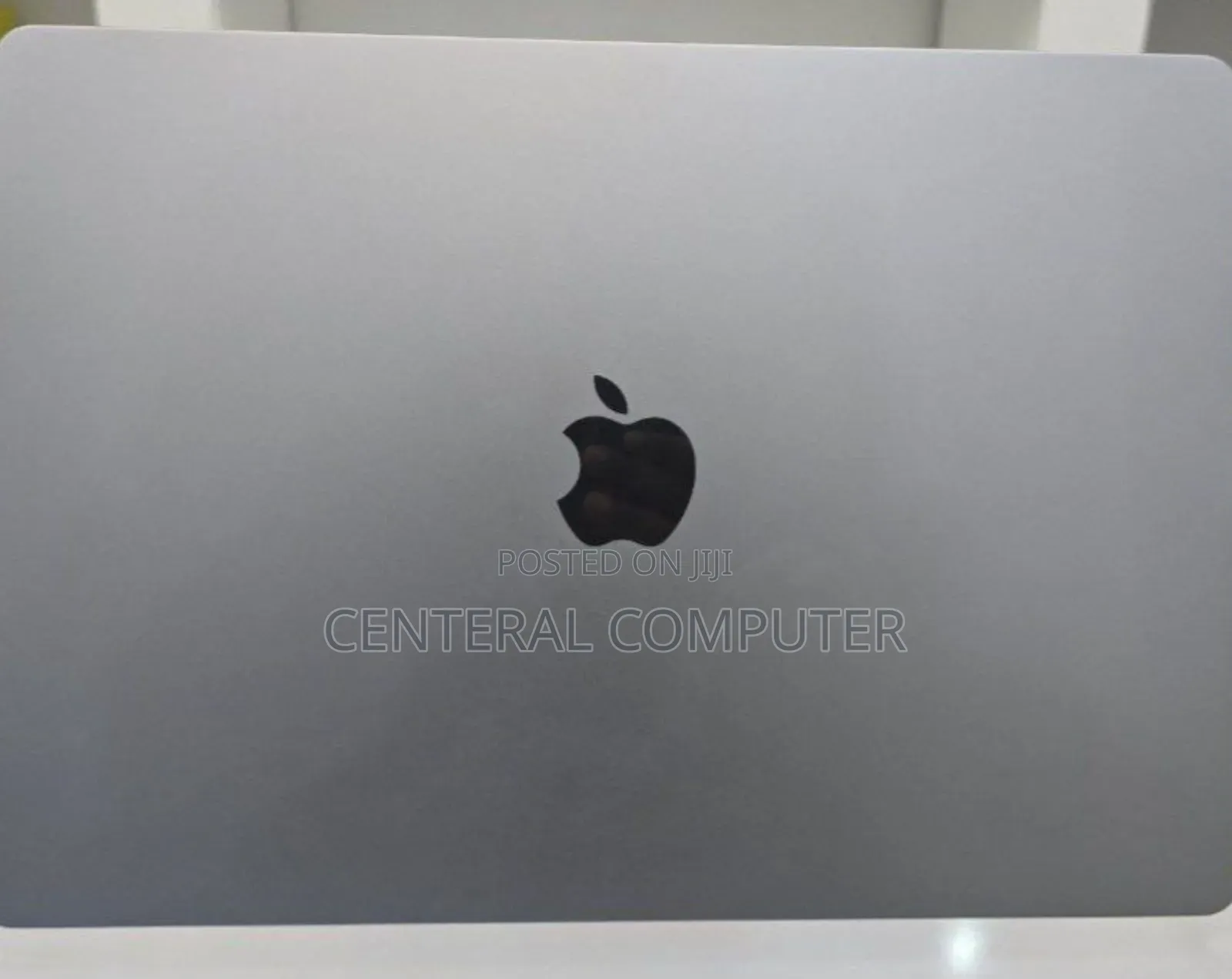 New Laptop Apple MacBook Air 2022 M2 8GB Apple M2 SSD 256GB