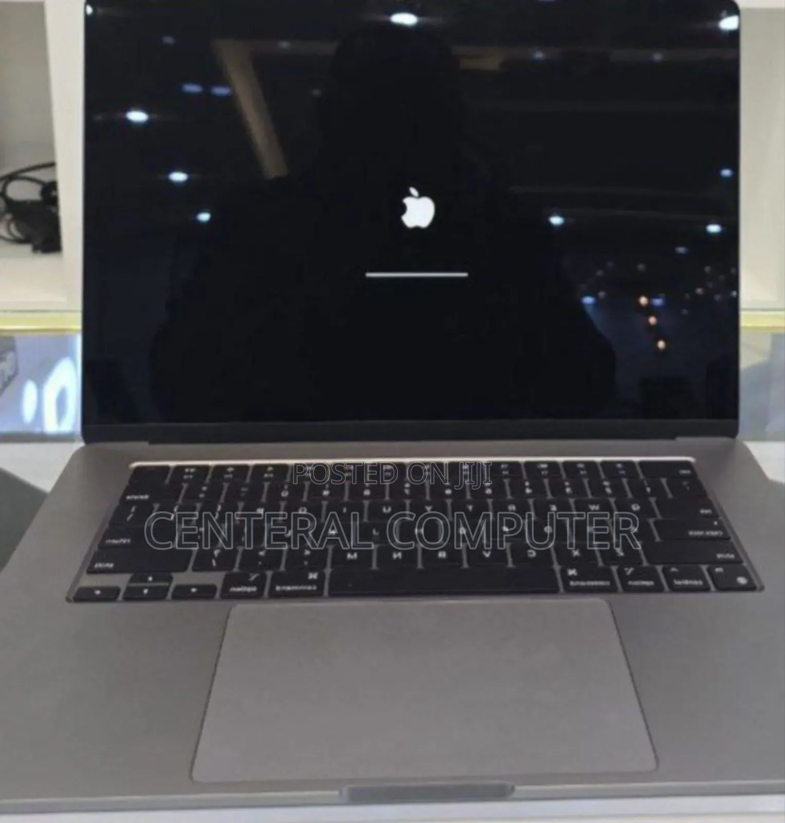 New Laptop Apple MacBook Air 2022 M2 8GB Apple M2 SSD 256GB