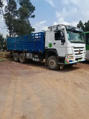 Photo - Xacion Cinotruck