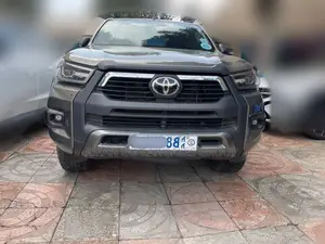 Photo - Toyota Hilux 2022 Gray