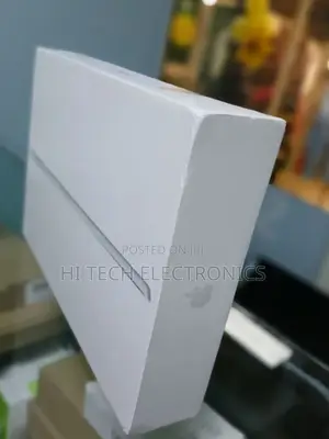 New Apple iPad 10.2 (2019) 128 GB Silver