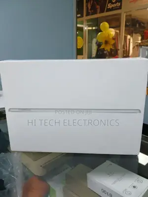 New Apple iPad 10.2 (2019) 128 GB Silver