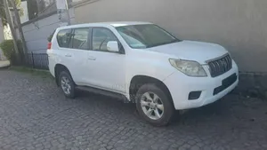 Toyota Land Cruiser Prado 2013 White