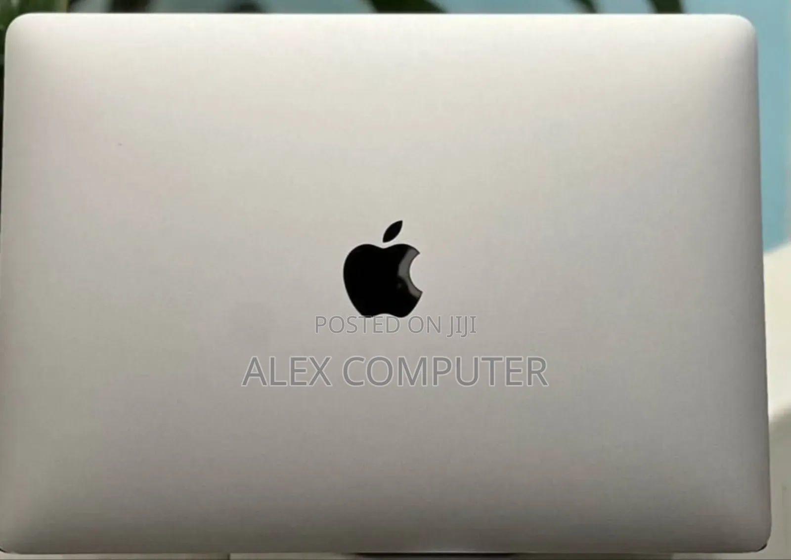 New Laptop Apple MacBook Pro 2017 8GB Intel Core I5 SSD 256GB