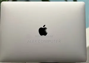 New Laptop Apple MacBook Pro 2017 8GB Intel Core I5 SSD 256GB