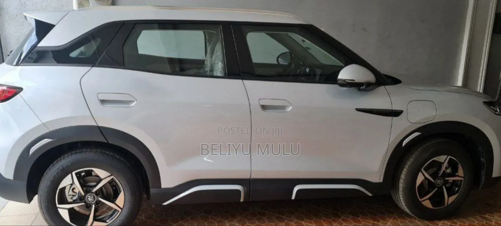 New BYD Yuan Up 32 kWh FWD 2024 Silver