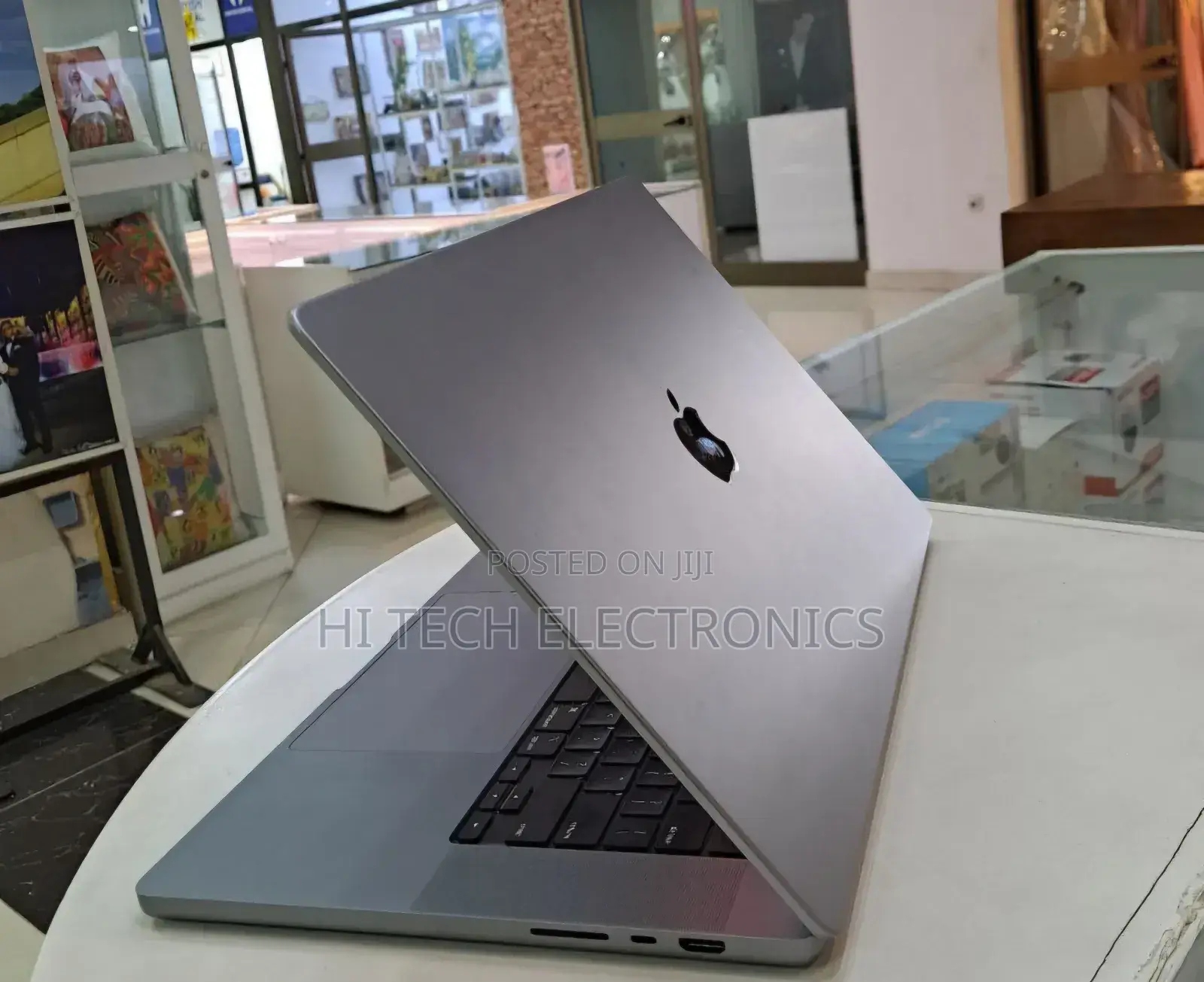 New Laptop Apple MacBook Pro 2023 M2 32GB Apple M2 SSD 512GB