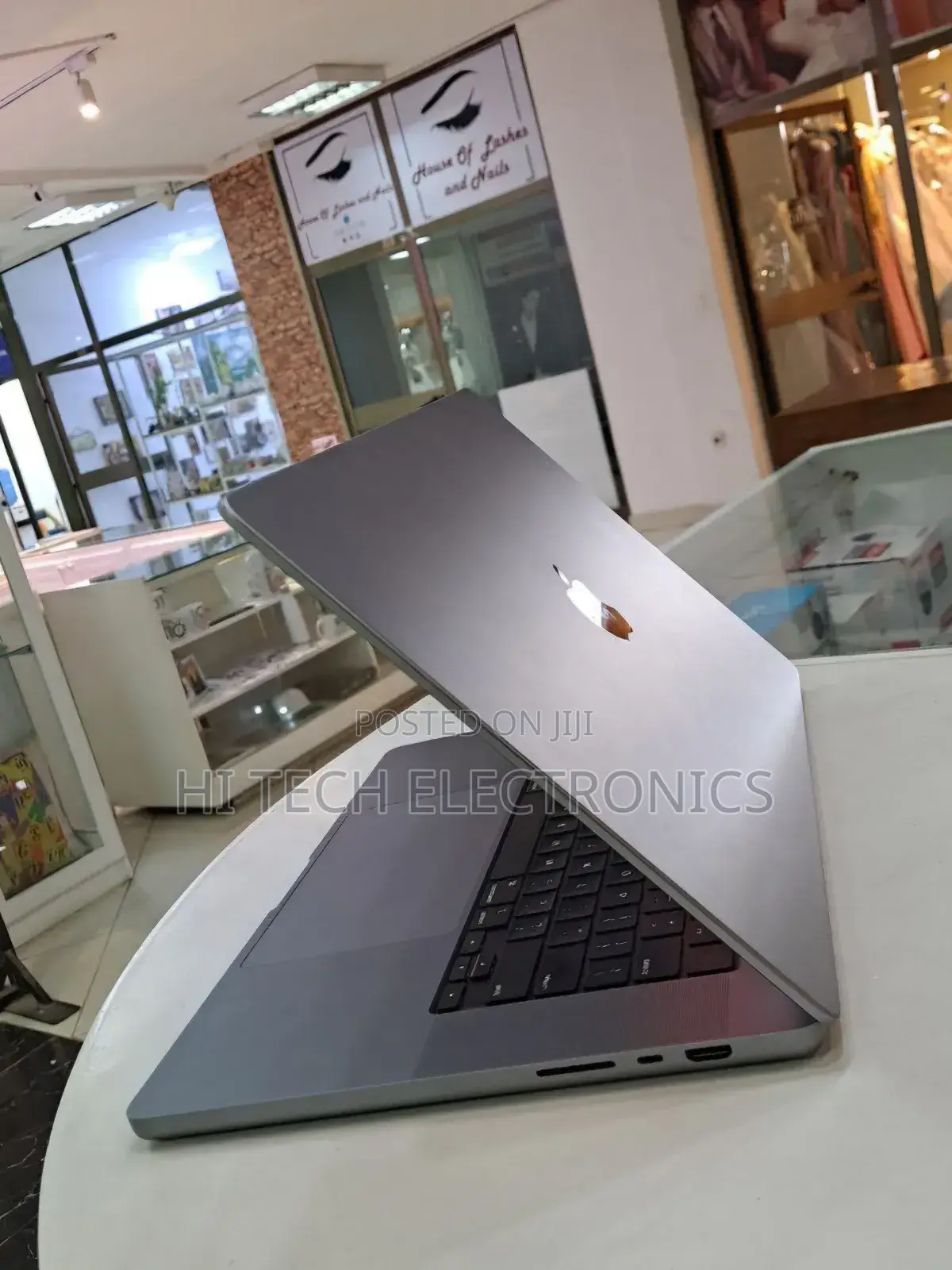 New Laptop Apple MacBook Pro 2023 M2 32GB Apple M2 SSD 512GB