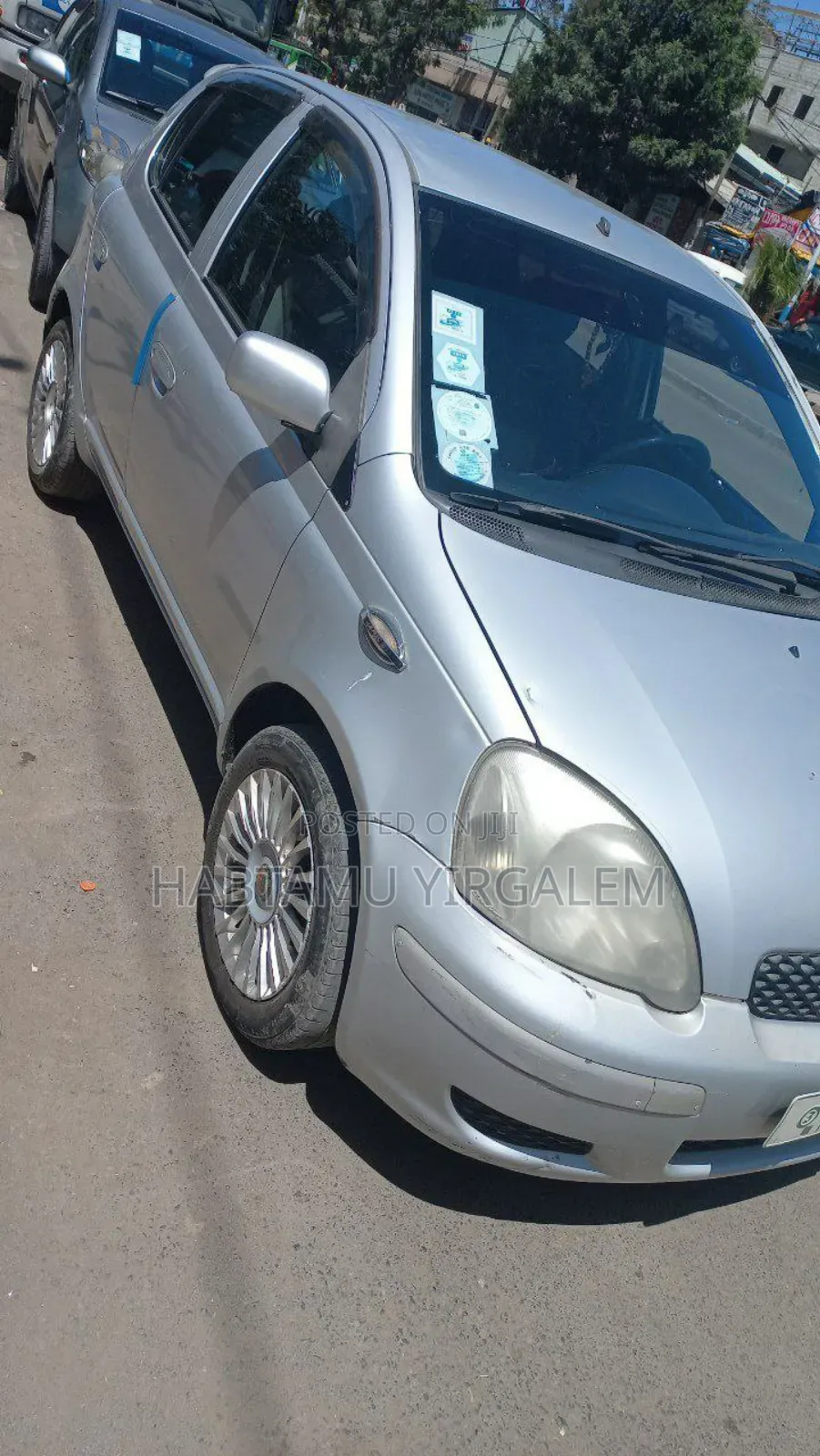 Toyota Vitz 2002 Silver