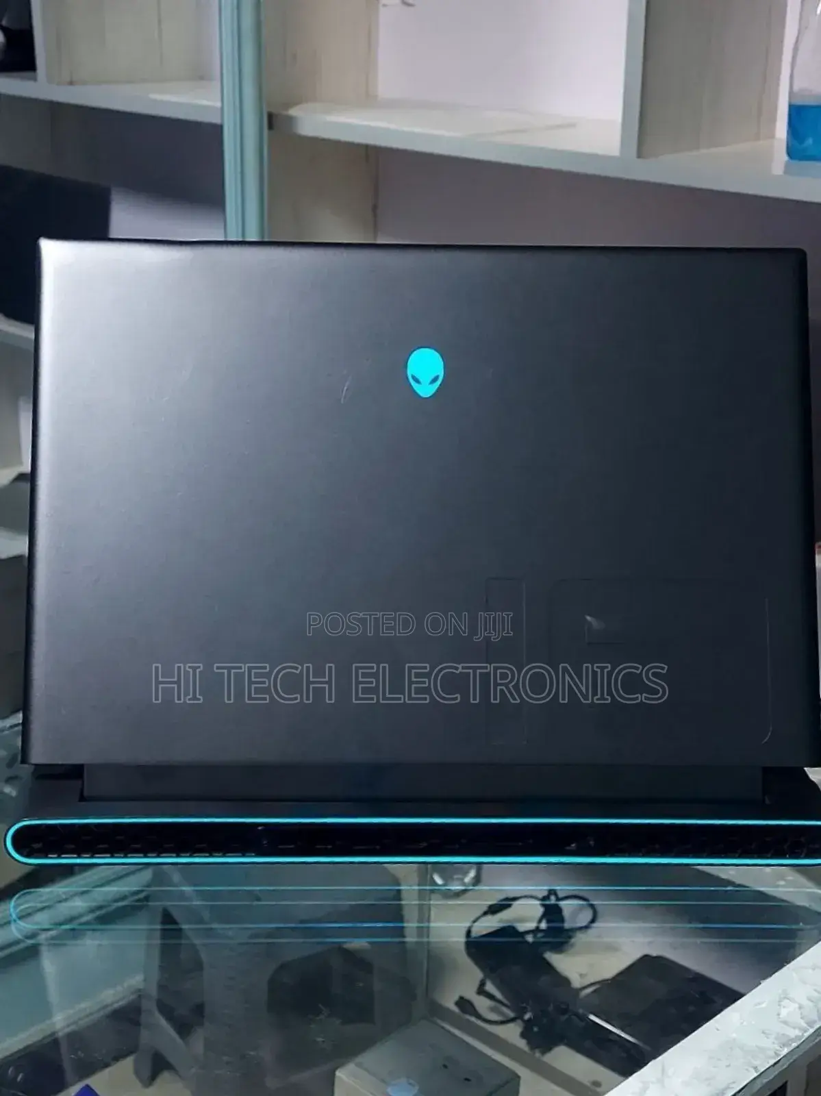 New Laptop Dell Alienware M18 R2 32GB AMD Ryzen 9 SSD 1T