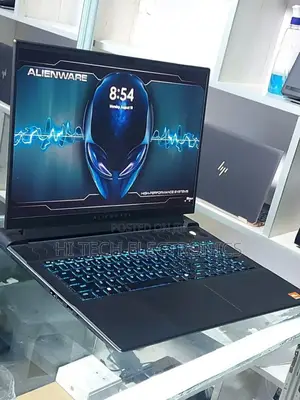 New Laptop Dell Alienware M18 R2 32GB AMD Ryzen 9 SSD 1T