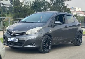 Toyota Yaris 2012 Burgundy