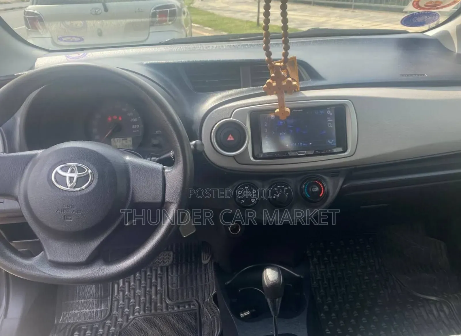 Toyota Yaris 2012 Burgundy