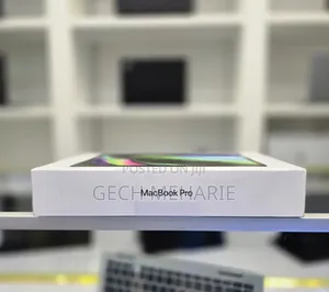 New Laptop Apple MacBook Pro 2022 M2 8GB Apple M2 SSD 256GB