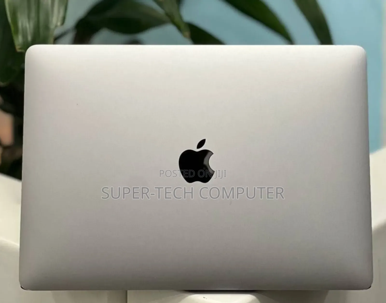 New Laptop Apple MacBook Pro 2017 8GB Intel Core I5 SSD 256GB