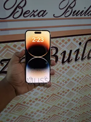 Photo - Apple iPhone 14 Pro Max 256 GB Gold