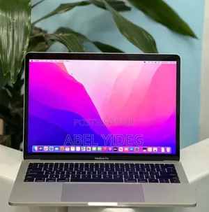 Photo - New Laptop Apple MacBook Pro 2017 8GB Intel Core I5 SSD 256GB