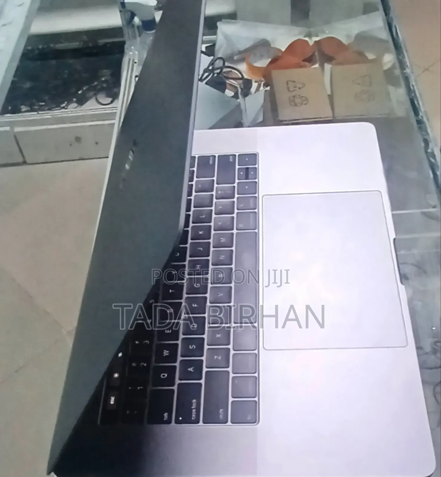 New Laptop Apple MacBook Pro 2017 16GB Intel Core I9 SSD 512GB