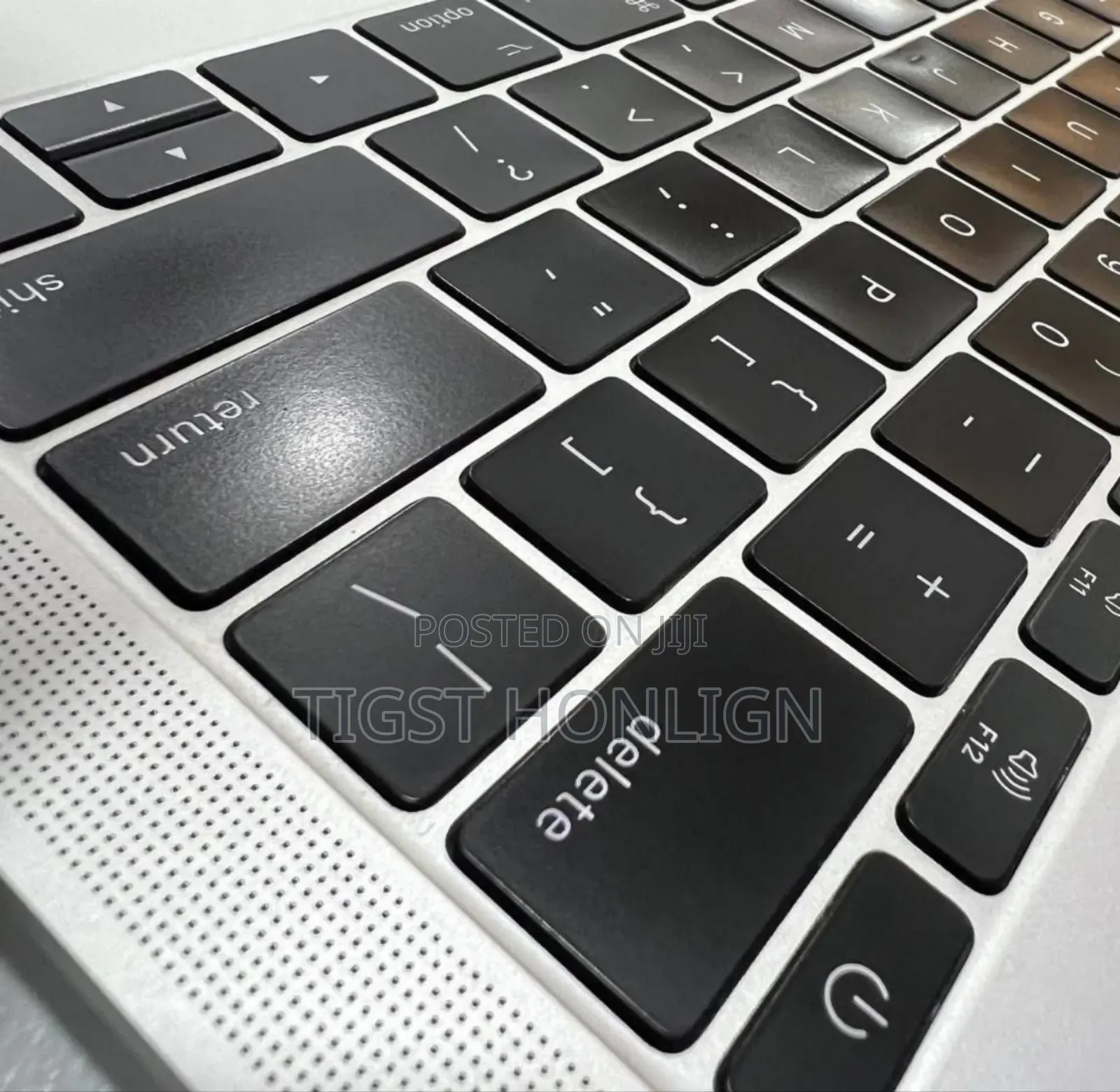 New Laptop Apple MacBook Pro 2017 8GB Intel Core I5 SSD 256GB